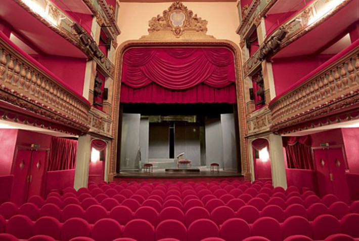 salle theatre petit hebertot